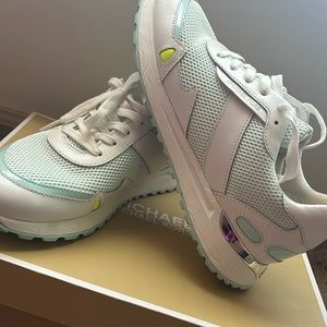 Micheal Kors Monroe Trainer
